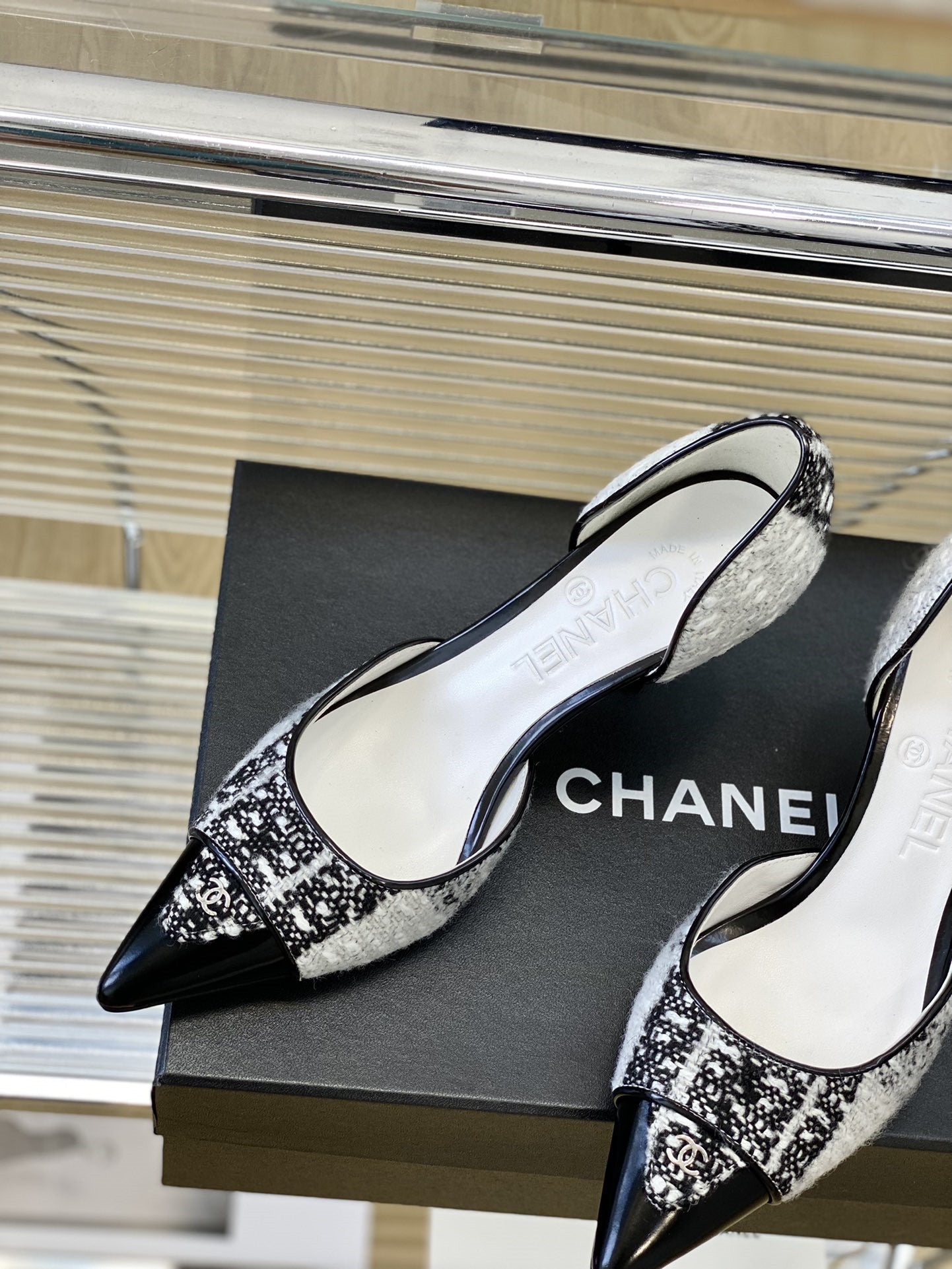 High Quality Luxury Chanel Side Empty High Heels – Style 41862 product detail