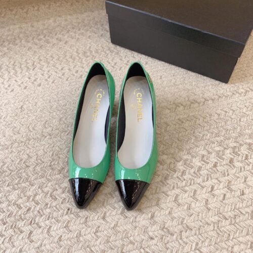 High Quality Luxury Chanel New Patent Leather Shoes alternate view