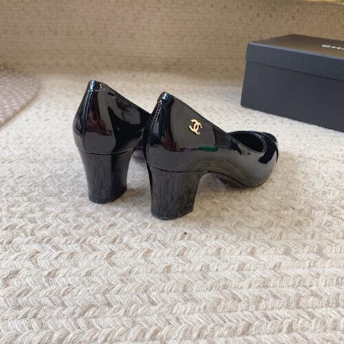 High Quality Luxury Chanel New Patent Leather Shoes – Style 98726 product detail