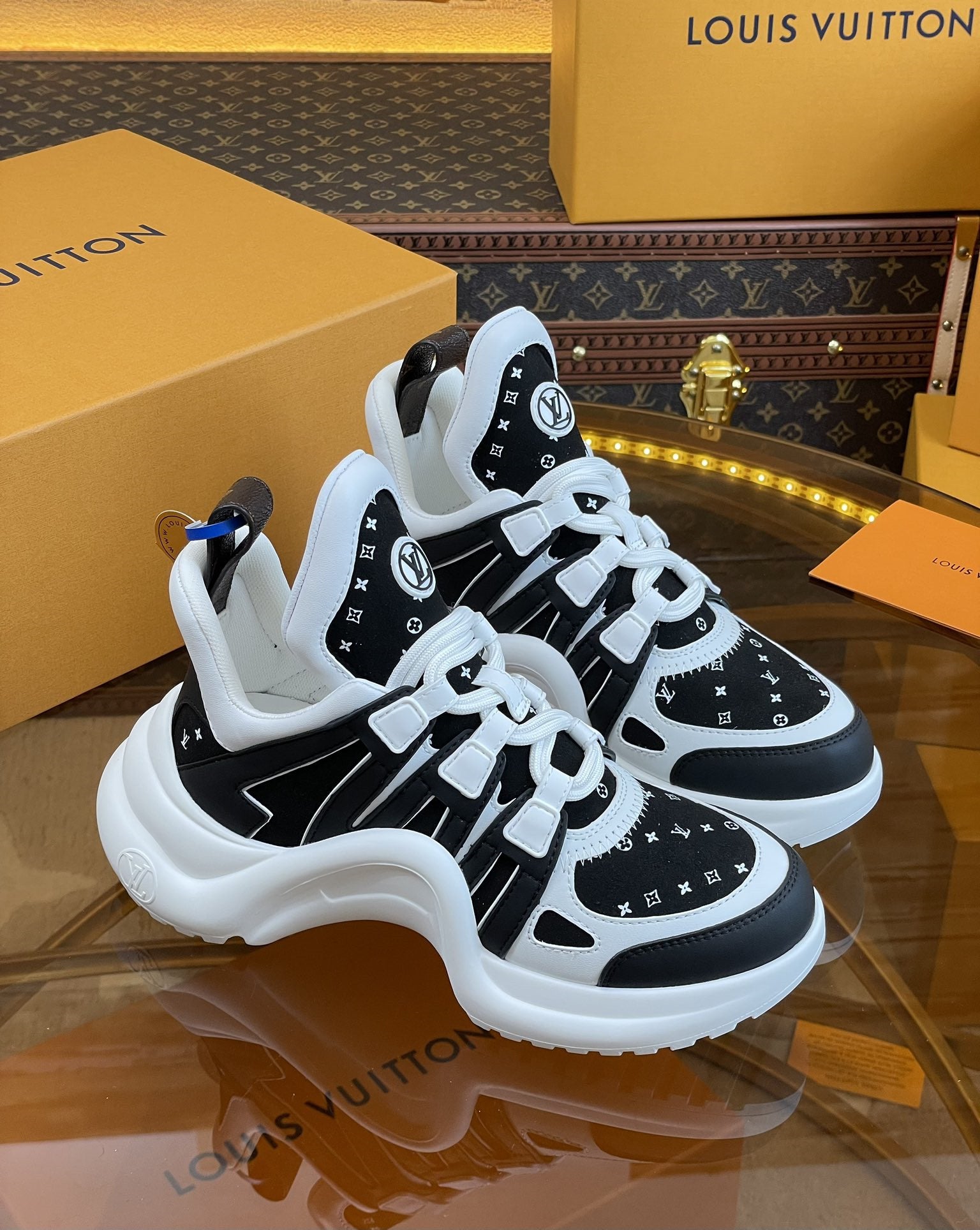 High Quality Luxury Louis Vuitton Hardware Casual Sports Daddy Shoes – Style 93603