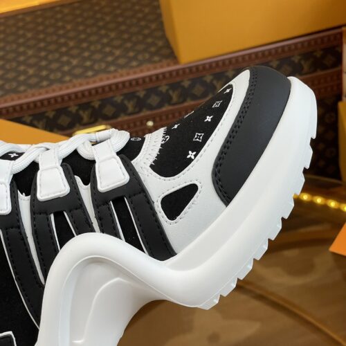 High Quality Luxury Louis Vuitton Hardware Casual Sports Daddy Shoes – Style 93603 product detail