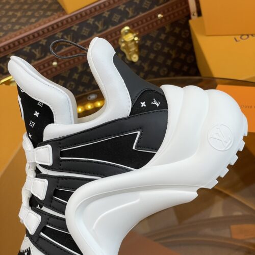 High Quality Luxury Louis Vuitton Hardware Casual Sports Daddy Shoes – Style 93603 product detail