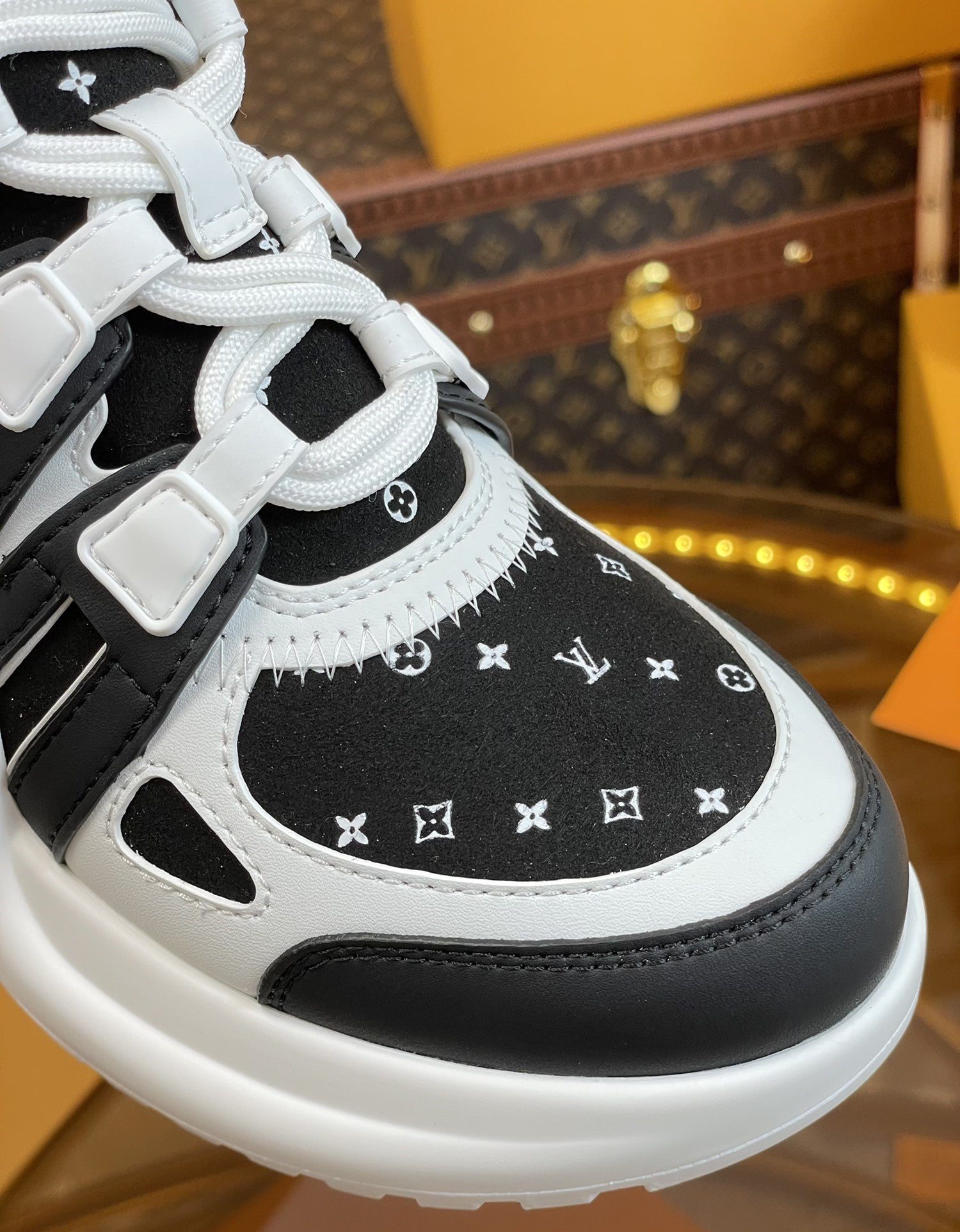High Quality Luxury Louis Vuitton Hardware Casual Sports Daddy Shoes – Style 93603 product detail