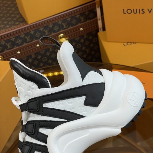 High Quality Luxury Louis Vuitton Hardware Casual Sports Daddy Shoes – Style 91907 product detail