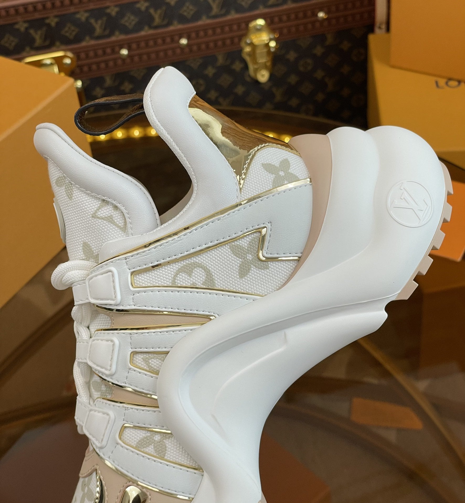 High Quality Luxury Louis Vuitton Hardware Casual Sports Daddy Shoes – Style 24675 product detail