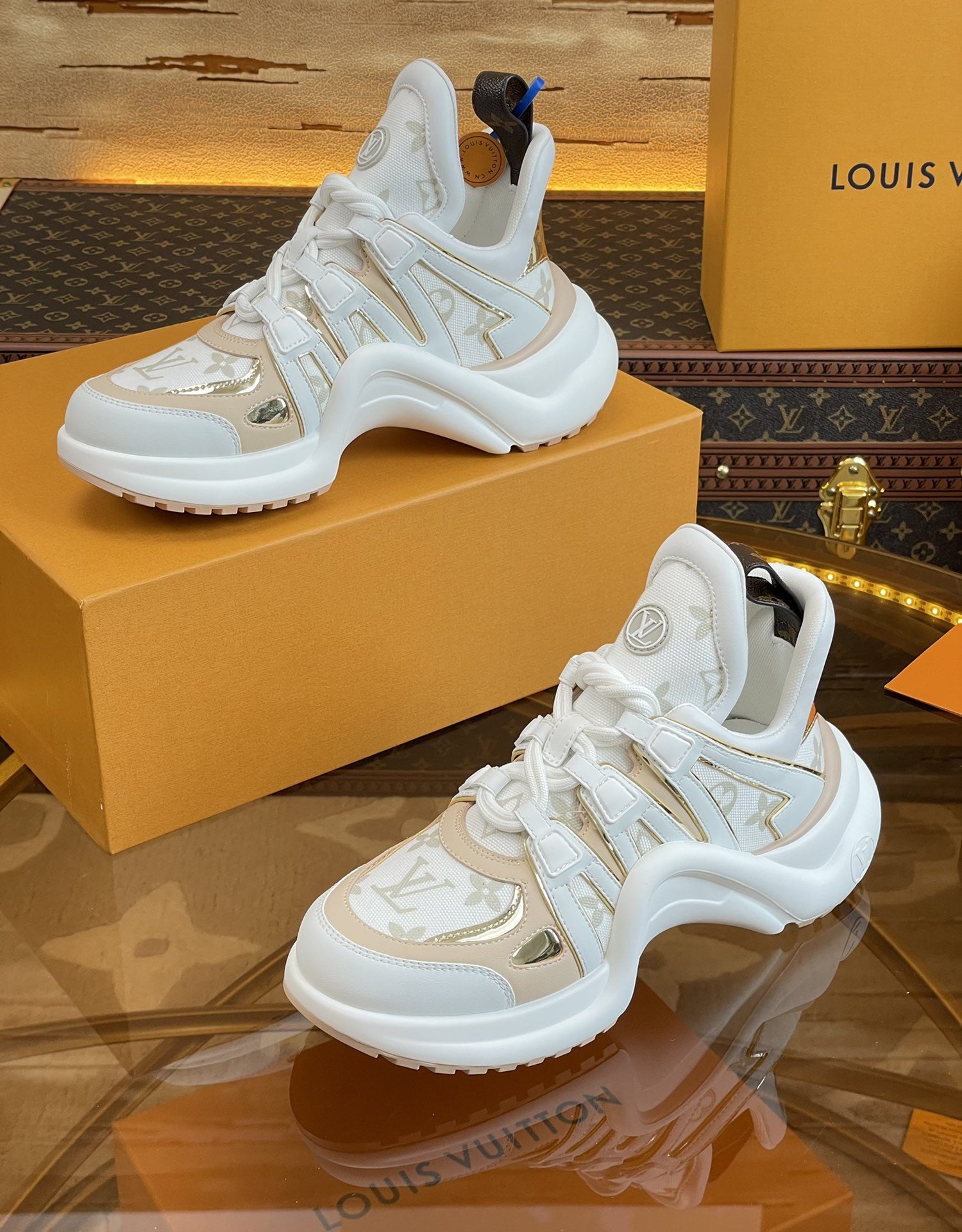 High Quality Luxury Louis Vuitton Hardware Casual Sports Daddy Shoes – Style 24675 product detail