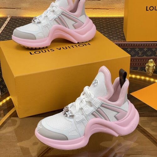 High Quality Luxury Louis Vuitton Hardware Casual Sports Daddy Shoes product detail