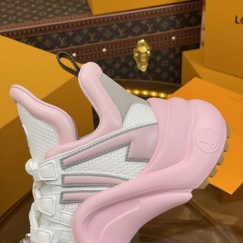 High Quality Luxury Louis Vuitton Hardware Casual Sports Daddy Shoes product detail