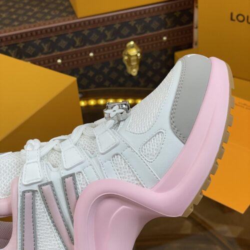 High Quality Luxury Louis Vuitton Hardware Casual Sports Daddy Shoes product detail
