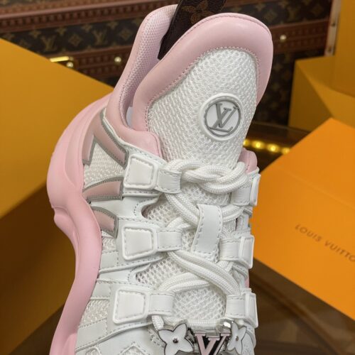 High Quality Luxury Louis Vuitton Hardware Casual Sports Daddy Shoes product detail