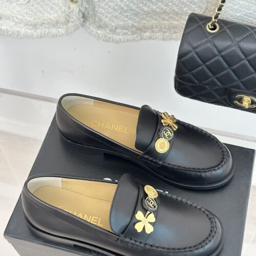 High Quality Luxury Chanel Classic Double C Gold Four-Leaf Clover Gold Coin Loafers – Style 81030 product detail
