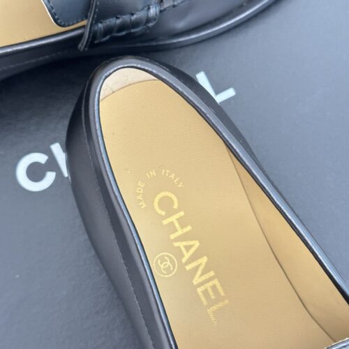 High Quality Luxury Chanel Classic Double C Gold Four-Leaf Clover Gold Coin Loafers – Style 81030 product detail