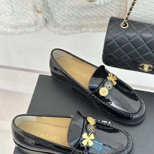 High Quality Luxury Chanel Classic Double C Gold Four-Leaf Clover Gold Coin Loafers – Style 08710 product detail
