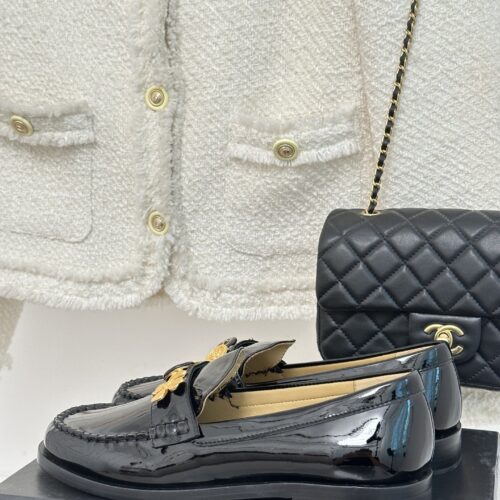 High Quality Luxury Chanel Classic Double C Gold Four-Leaf Clover Gold Coin Loafers – Style 08710 product detail
