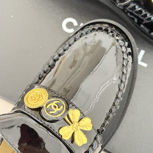High Quality Luxury Chanel Classic Double C Gold Four-Leaf Clover Gold Coin Loafers – Style 08710 product detail