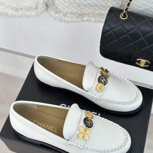 High Quality Luxury Chanel Classic Double C Gold Four-Leaf Clover Gold Coin Loafers product detail