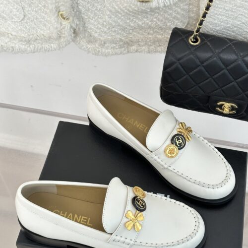 High Quality Luxury Chanel Classic Double C Gold Four-Leaf Clover Gold Coin Loafers product detail