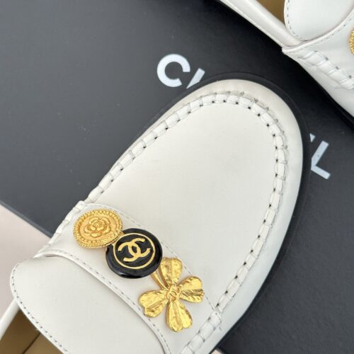 High Quality Luxury Chanel Classic Double C Gold Four-Leaf Clover Gold Coin Loafers product detail