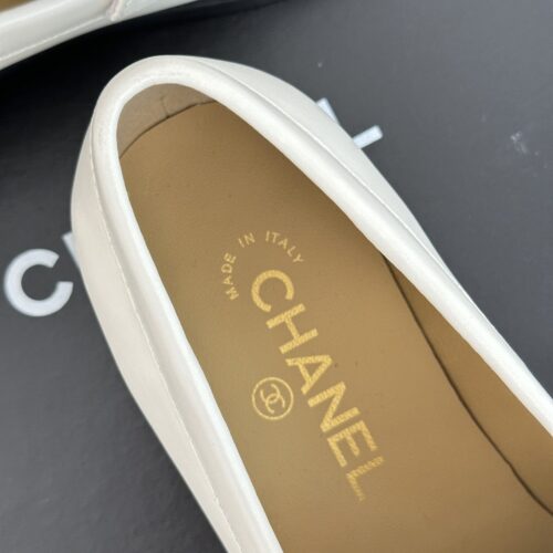 High Quality Luxury Chanel Classic Double C Gold Four-Leaf Clover Gold Coin Loafers product detail