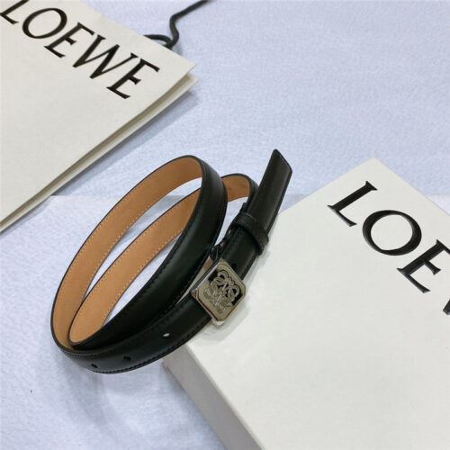 High Quality Luxury Loewe Narrow Belt In Smooth Calfskin alternate view