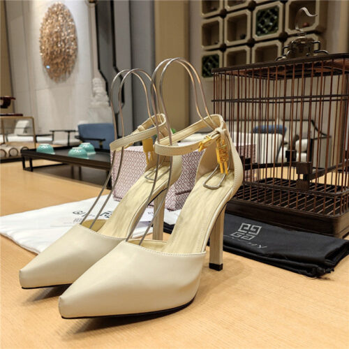 High Quality Luxury Givenchy Classic Lock Metal Buckle Pumps – Style 50659