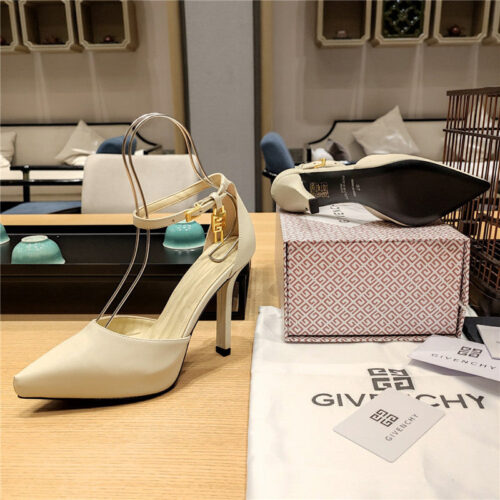 High Quality Luxury Givenchy Classic Lock Metal Buckle Pumps – Style 50659 product detail