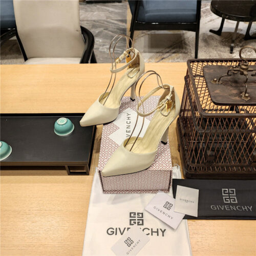 High Quality Luxury Givenchy Classic Lock Metal Buckle Pumps – Style 50659 product detail