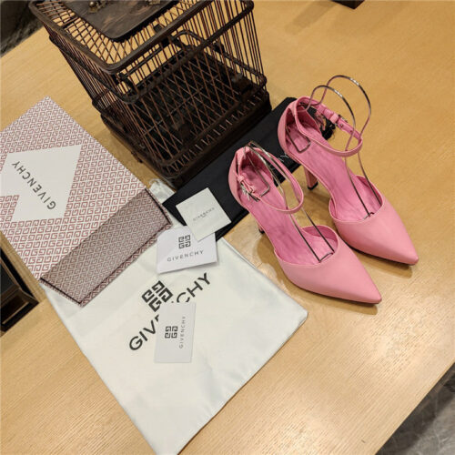 High Quality Luxury Givenchy Classic Lock Metal Buckle Pumps – Style 48963 product detail