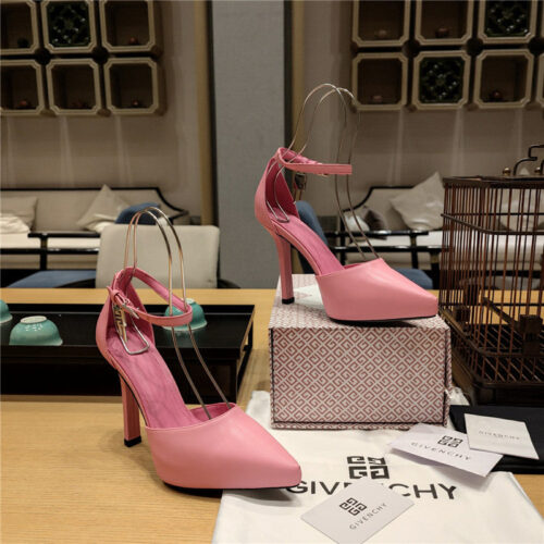 High Quality Luxury Givenchy Classic Lock Metal Buckle Pumps – Style 48963 alternate view