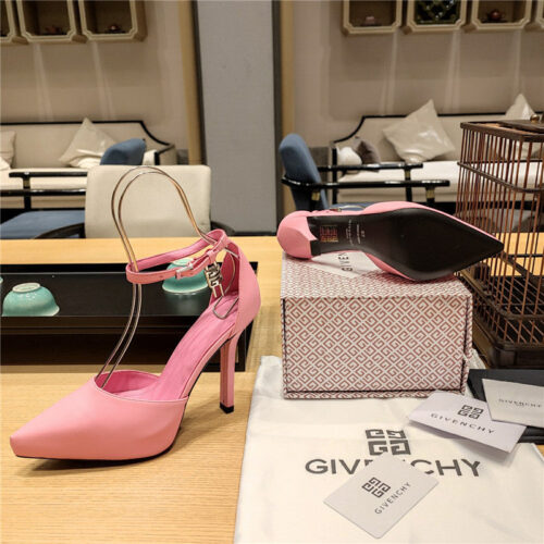 High Quality Luxury Givenchy Classic Lock Metal Buckle Pumps – Style 48963 product detail
