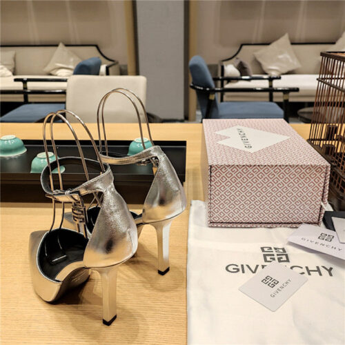 High Quality Luxury Givenchy Classic Lock Metal Buckle Pumps – Style 47267 product detail