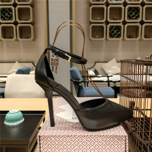 High Quality Luxury Givenchy Classic Lock Metal Buckle Pumps – Style 76643 product detail