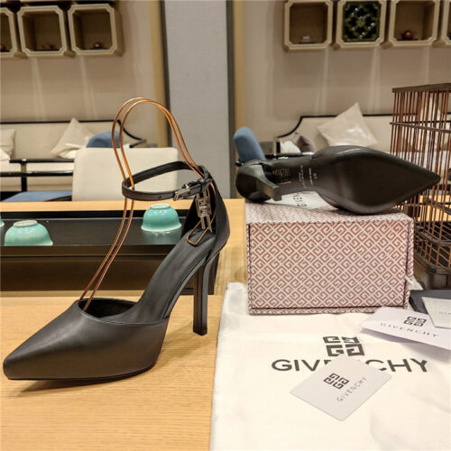 High Quality Luxury Givenchy Classic Lock Metal Buckle Pumps – Style 76643 product detail