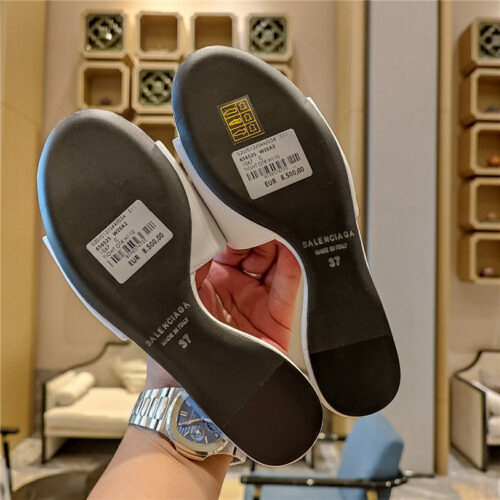 High Quality Luxury Balenciaga Flat Heel Round Toe Slide Side Slides – Style 42883 product detail