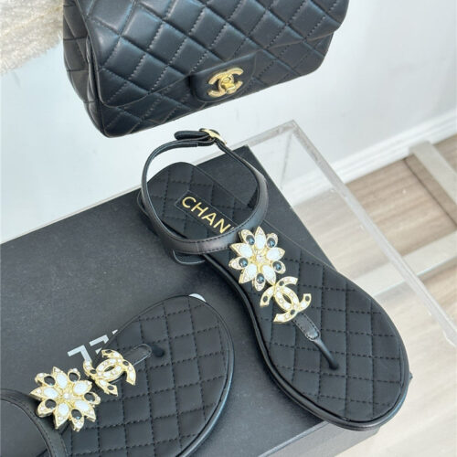 High Quality Luxury Chanel Camellia Double C Pinch Sandals product detail