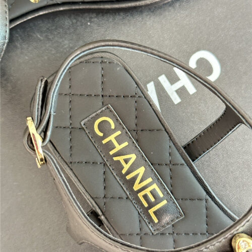 High Quality Luxury Chanel Camellia Double C Pinch Sandals product detail