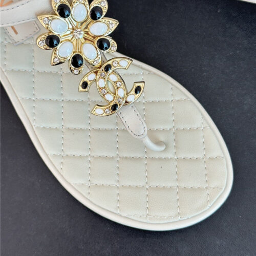 High Quality Luxury Chanel Camellia Double C Pinch Sandals – Style 87110 product detail