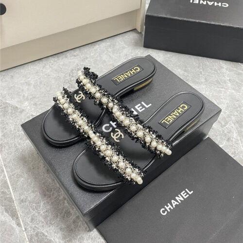High Quality Luxury Chanel New Pearl Buckle Slippers alternate view
