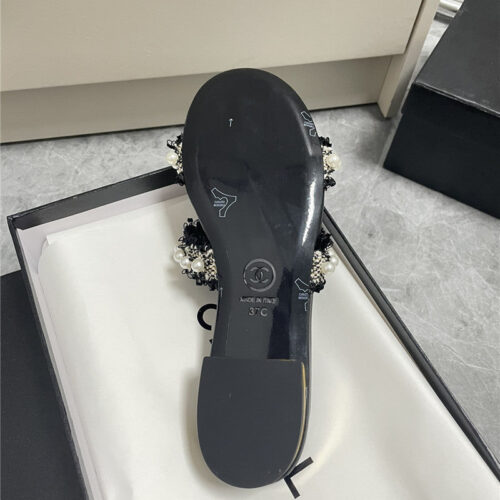 High Quality Luxury Chanel New Pearl Buckle Slippers product detail