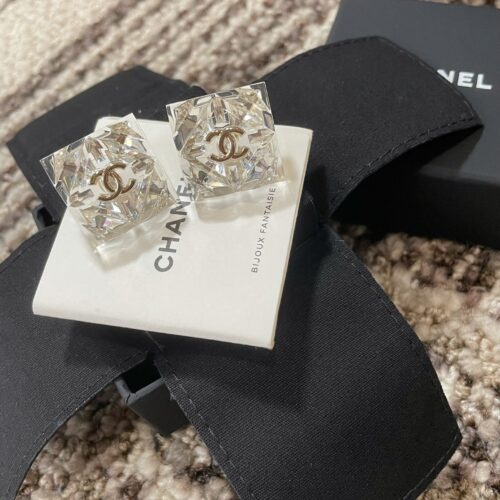High Quality Luxury Chanel Acrylic Faceted Stud Earrings product detail
