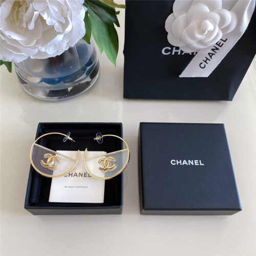 High Quality Luxury Chanel Semicircle Acrylic Letter Earrings