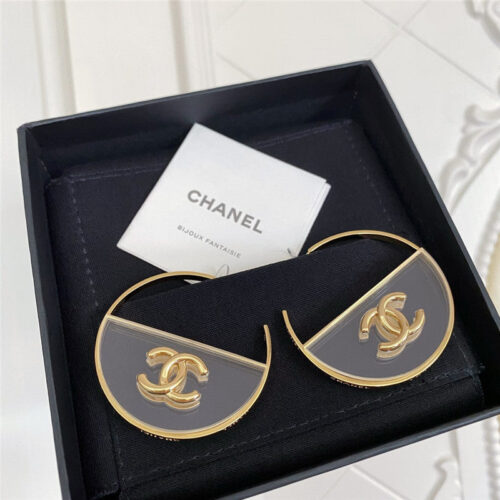 High Quality Luxury Chanel Semicircle Acrylic Letter Earrings alternate view