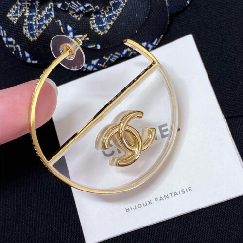 High Quality Luxury Chanel Semicircle Acrylic Letter Earrings product detail