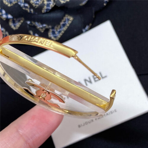 High Quality Luxury Chanel Semicircle Acrylic Letter Earrings product detail