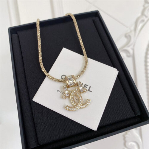 High Quality Luxury Chanel Double C Crystal Snake Bone Necklace product detail