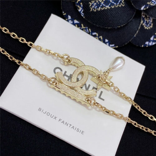 High Quality Luxury Chanel Double C Pendant Star Pearl Bracelet product detail