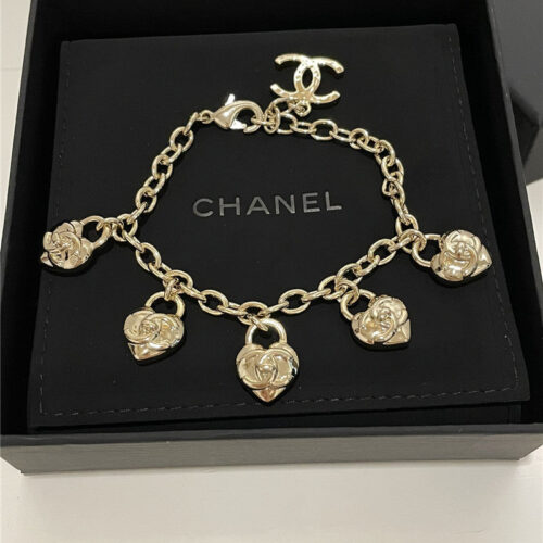 High Quality Luxury Chanel Metal Heart Bracelet product detail