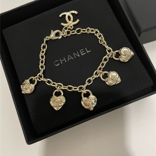 High Quality Luxury Chanel Metal Heart Bracelet product detail