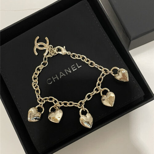 High Quality Luxury Chanel Metal Heart Bracelet product detail