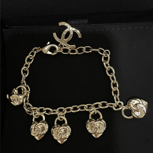 High Quality Luxury Chanel Metal Heart Bracelet product detail